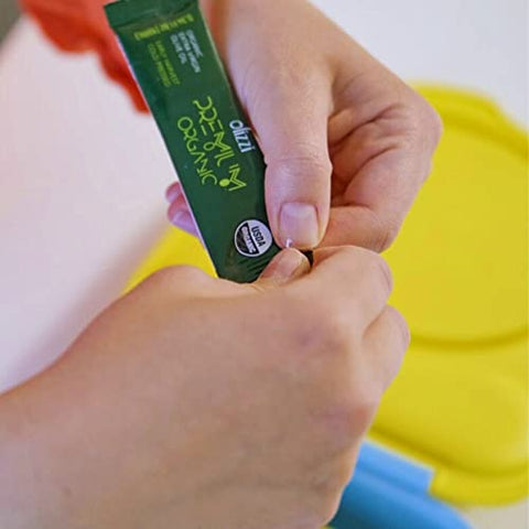 Olive Oil Packets - Olizzi Premium Organic Extra Virgin, New Harvest, Award Winning, Early Harvest, Cold Pressed, USDA Organic Certified, Single Serve, Mini, Salad Dressing To Go, Individual, Travel Size, 25 Single Use Packs (0.34 Fl Oz / Unit)