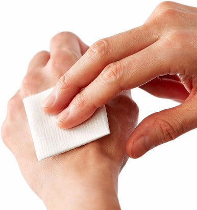 Curad SoothePLUS Gauze Pads with ARM & HAMMER Baking Soda 2" x 2" 25 count White