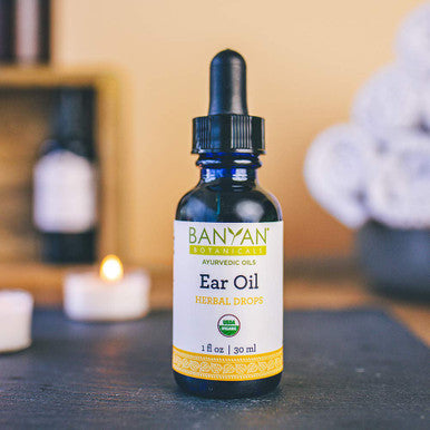 Banyan Botanicals Ear Oil Organic Herbal Drops With Ashwagandha, Bilva & Garlic Soothing And Comforting For The Ears 1 Oz Non Gmo Sustainably Sourced No Sting