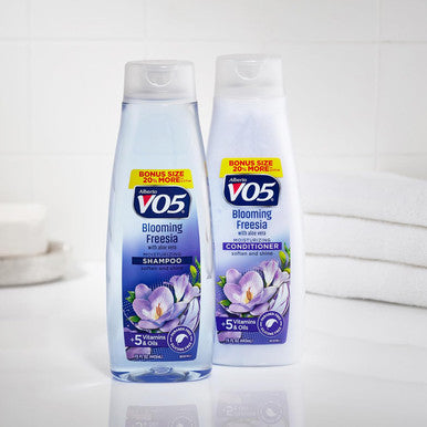 Alberto Vo5 - Blooming Sia Moisturizing Shampoo - Hydrating Shampoo - With Coconut Milk Vitamin E And Biotin - Long Lasting Fragrance - 15 Oz