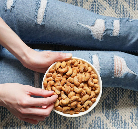 Honey Roasted Cashews - 32 oz Reusable Container | Gourmet Nuts Coated with Sweet & Natural Honey | Roasted to Perfection | Healthy Everyday Snack | Vegan | Kosher | Hand-Picked | Sweet & Crunchy