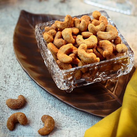 Honey Roasted Cashews - 32 oz Reusable Container | Gourmet Nuts Coated with Sweet & Natural Honey | Roasted to Perfection | Healthy Everyday Snack | Vegan | Kosher | Hand-Picked | Sweet & Crunchy